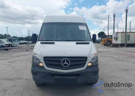 2015 Mercedes-Benz Sprinter 2500 High Roof из США, поврежденный, VIN WD3PE8DB4FP127306